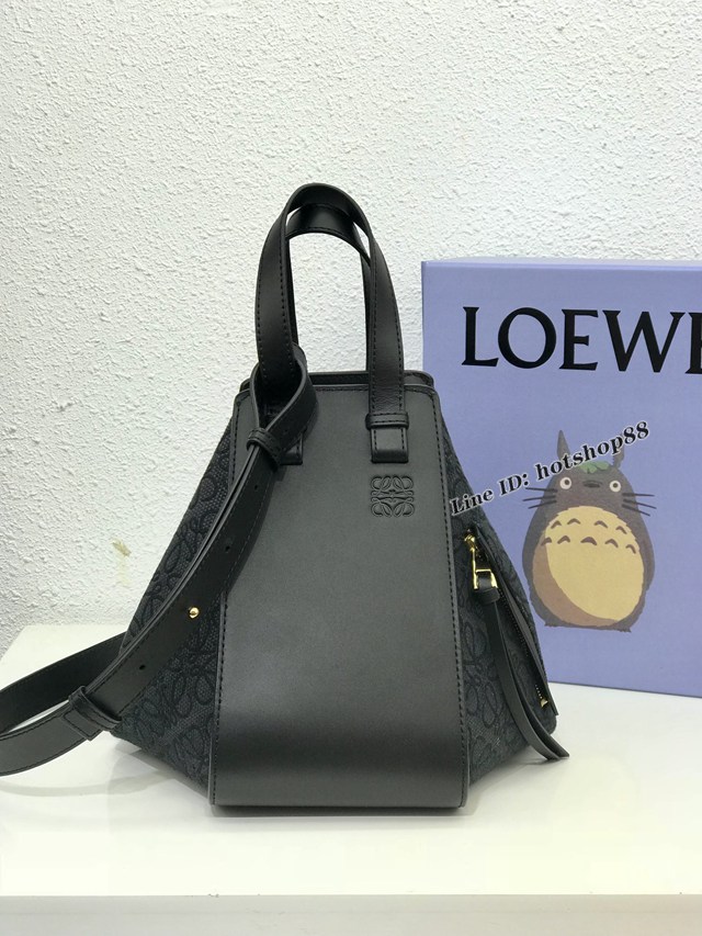 Loewe專櫃新款繡花黑色女包吊床包 羅意威經典帆布拼小牛皮Hammock bag手提肩背包 10166 lyw1194